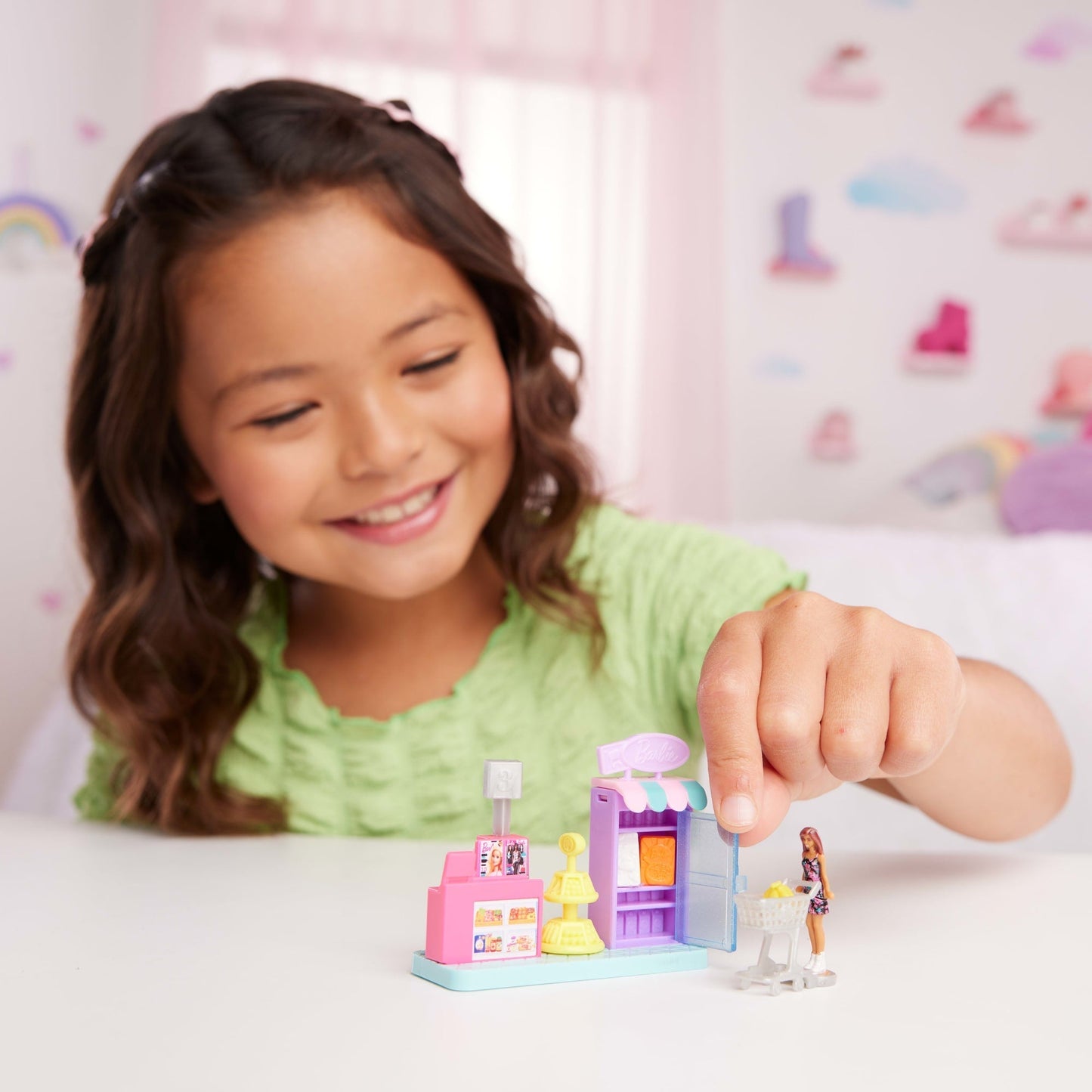 Barbie Mini BarbieLand Set de Juego Supermercado con Mini Muñeca